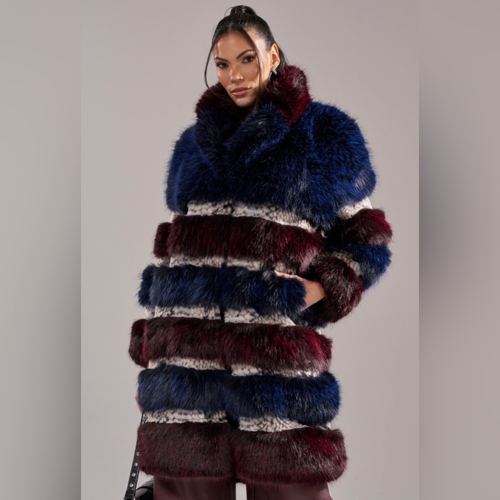 NWT Akira Luxury Women's Blue and Burgundy Faux Fur Coat L/XL